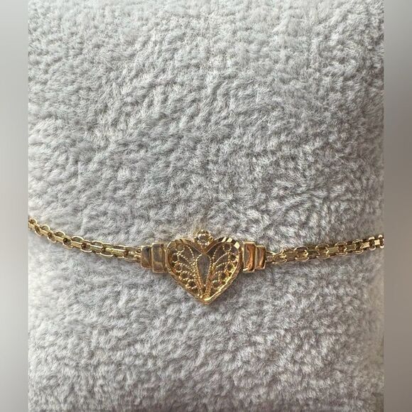 14k Gold Heart Dainty Bracelet w Small Diamond - Picture 1 of 6